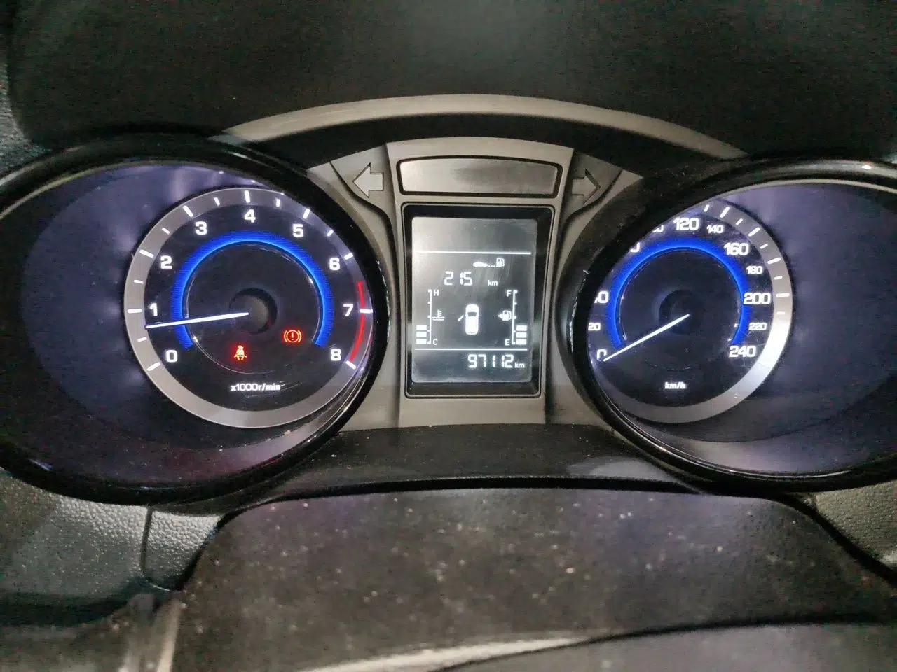CHANGAN CS15 2016 1.5L Manual Fashion Edition — миниатюра 12
