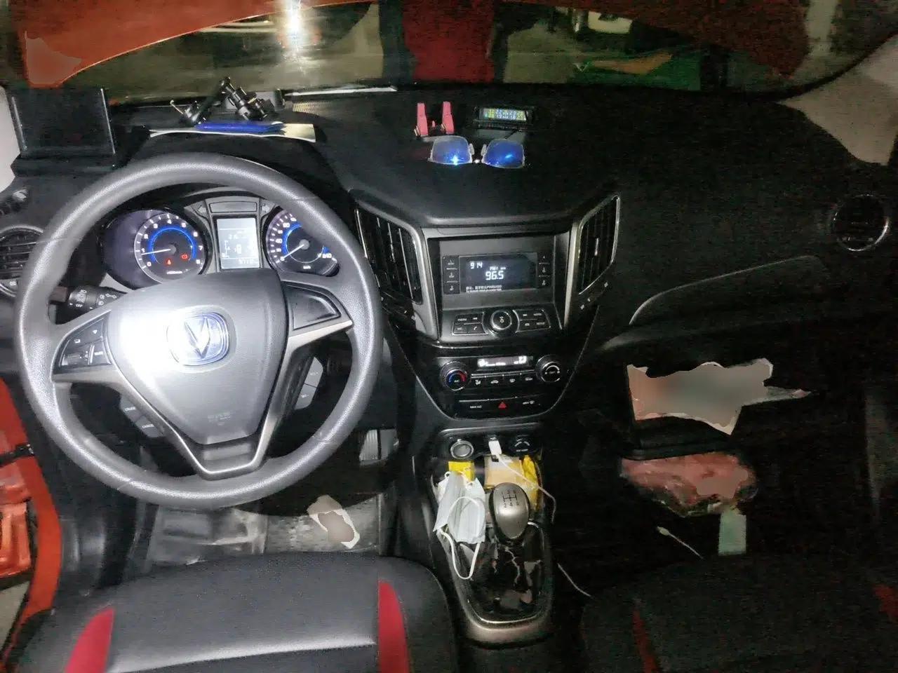 CHANGAN CS15 2016 1.5L Manual Fashion Edition — миниатюра 9