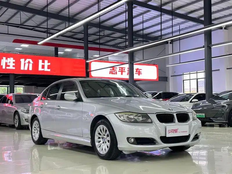 BMW 3 Series 2010 318i Leading Edition — миниатюра 3
