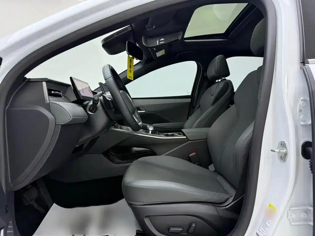 Qin PLUS 2025 DM-i Intelligent Driving Edition 55KM Superior Model — миниатюра 20