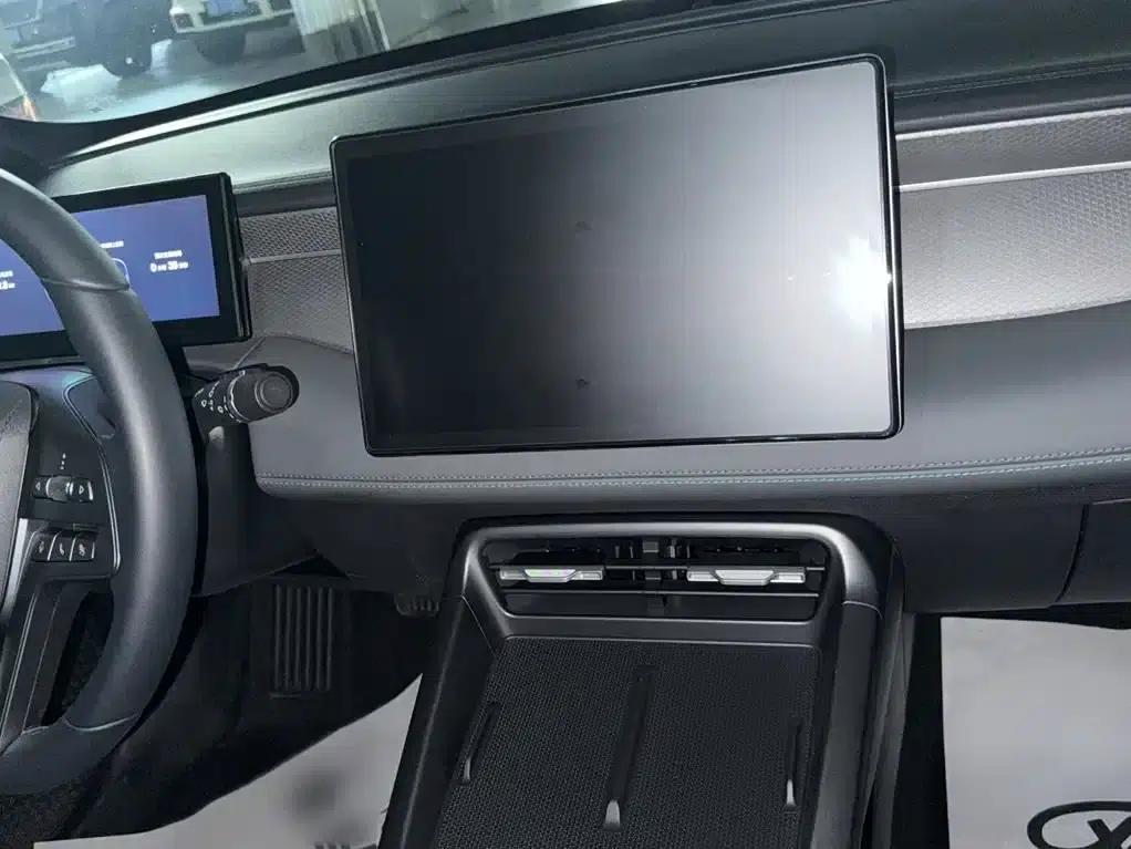 Qin PLUS 2025 DM-i Intelligent Driving Edition 55KM Superior Model — миниатюра 8