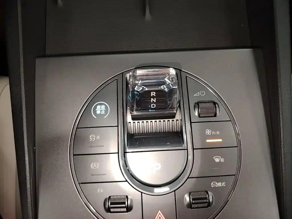 Seal 06 2024 DM-i 80KM Luxury — миниатюра 14