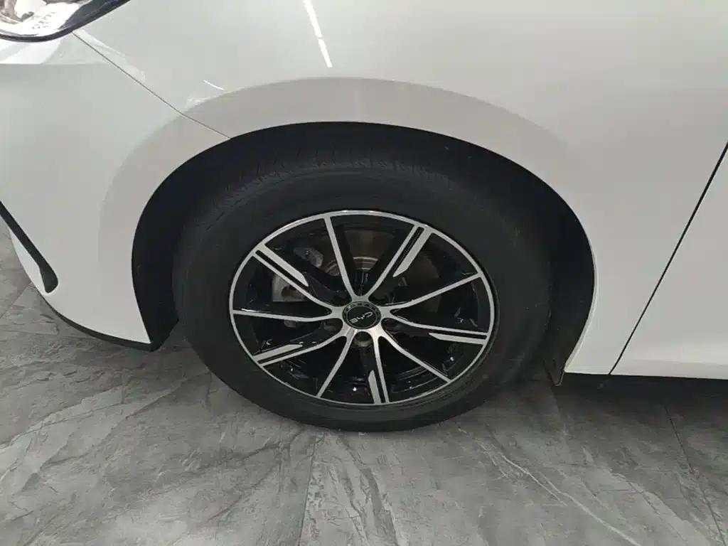 Seal 06 2024 DM-i 120KM Premium Edition — миниатюра 23