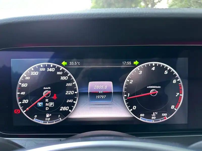 2016 Mercedes-Benz E-Class E 300 L Luxury — миниатюра 11