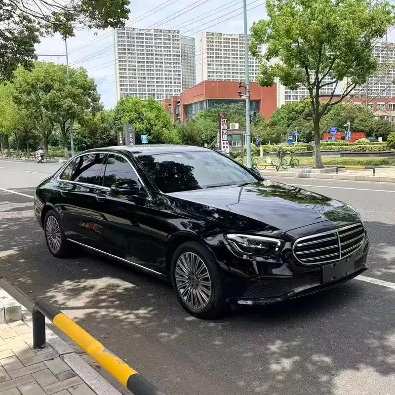2023 Mercedes-Benz E-Class E 300 L Luxury Sedan — миниатюра 3
