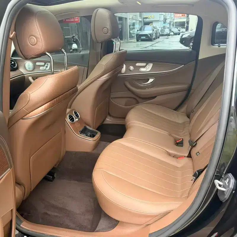 2023 Mercedes-Benz E-Class E 300 L Luxury Sedan — миниатюра 9