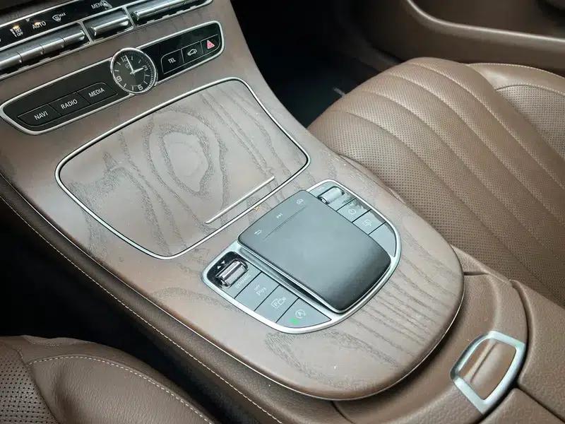 Mercedes-Benz E-Class 2020 Facelift E 300 L Special Edition — миниатюра 15