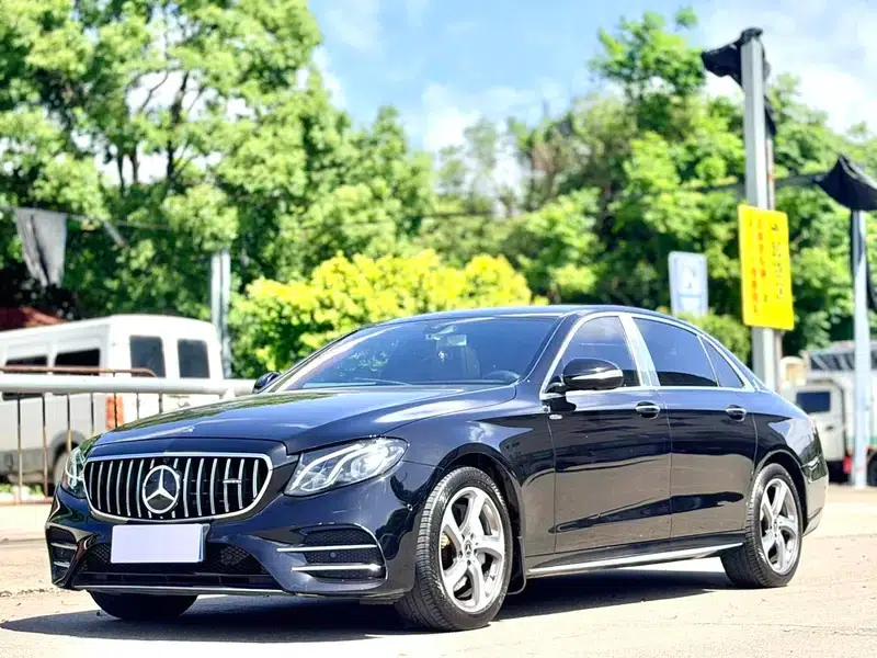 Mercedes-Benz E-Class 2018 Facelift E 300 L Sport Style — миниатюра 1