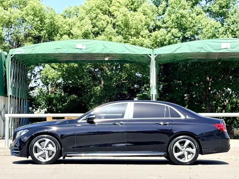 Mercedes-Benz E-Class 2018 Facelift E 300 L Sport Style — миниатюра 3