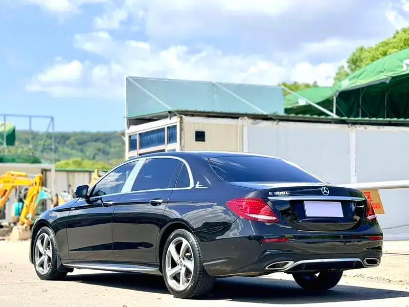 Mercedes-Benz E-Class 2018 Facelift E 300 L Sport Style — миниатюра 4