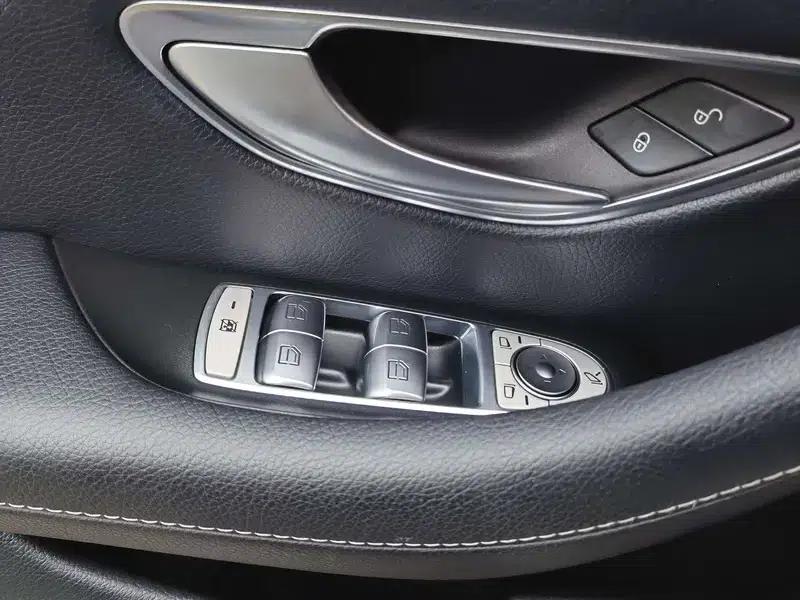 Mercedes-Benz E-Class 2019 Facelift E 300 L Sport Style — миниатюра 36