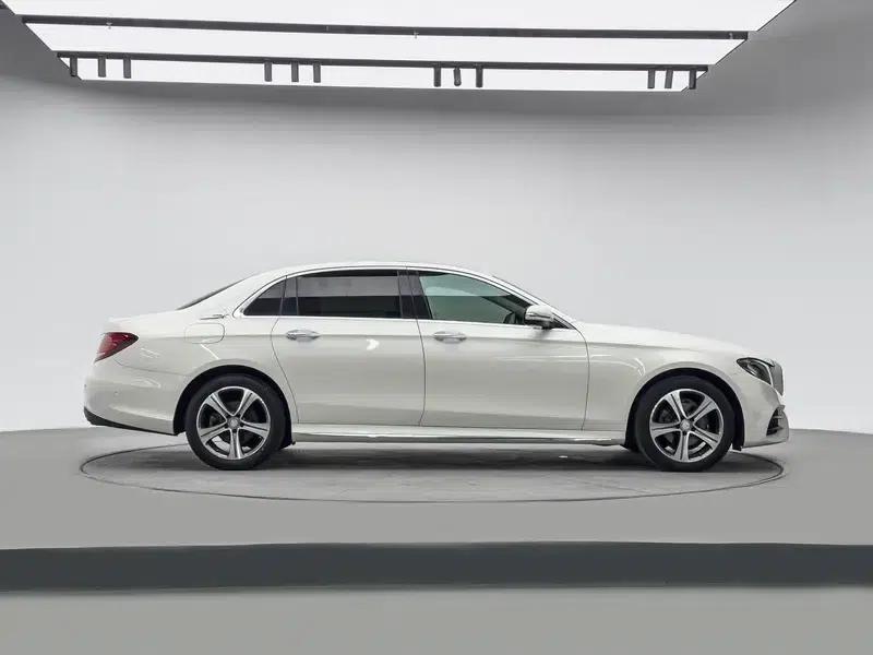 2016 Mercedes-Benz E-Class E 200 L Sport — миниатюра 8