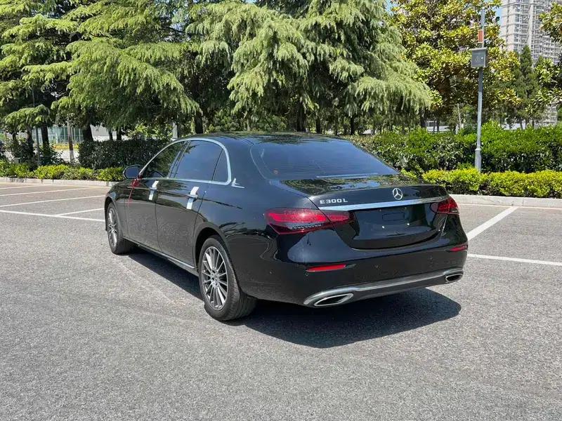 2023 Mercedes-Benz E-Class E 260 L Sedan — миниатюра 4