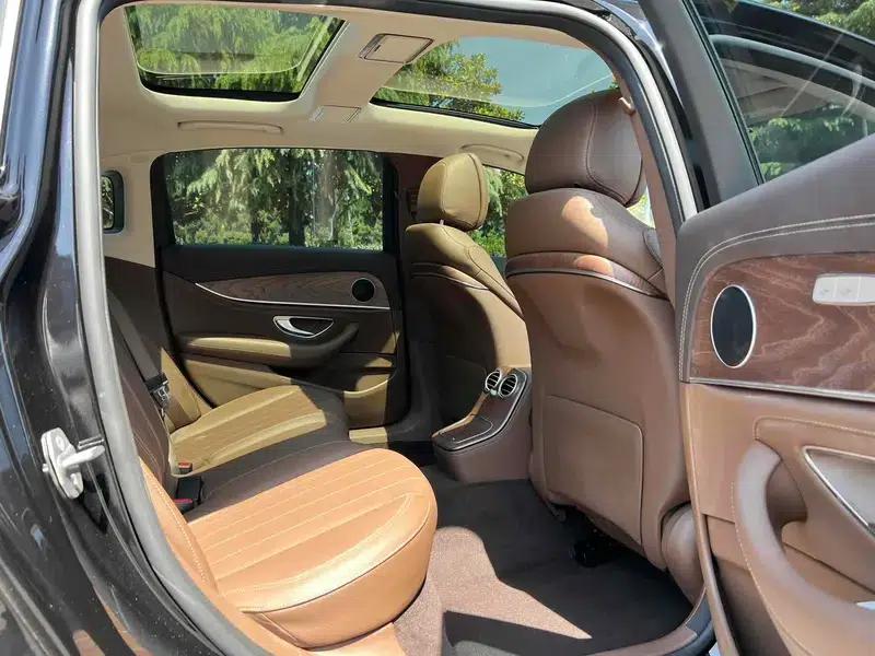 2023 Mercedes-Benz E-Class E 260 L Sedan — миниатюра 10