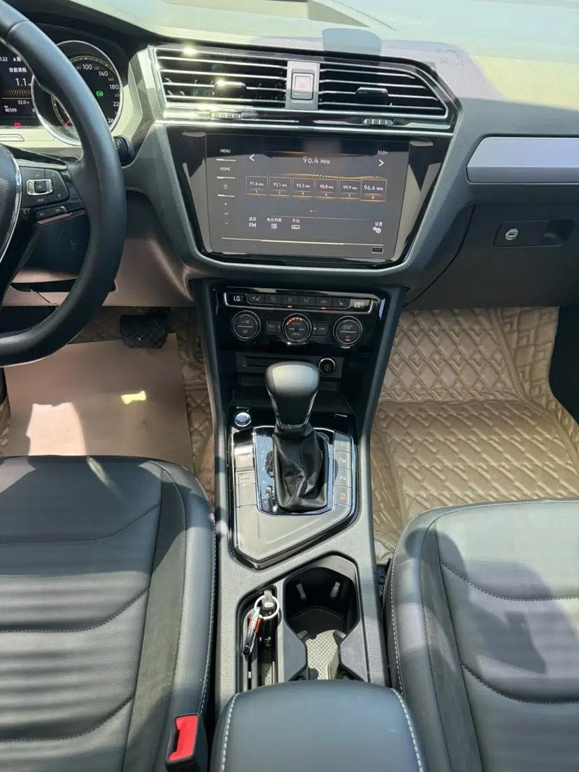 Volkswagen Tiguan L 2020 330TSI Automatic Two-Wheel Drive Smart Luxury Edition China VI Standard — миниатюра 14