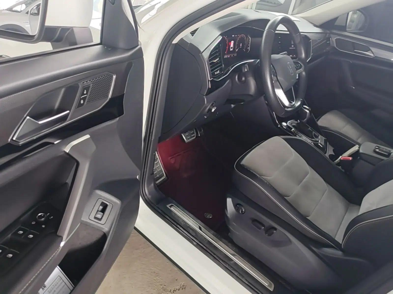 Volkswagen Tayron X 2020 330TSI Two-Wheel Drive Luxury Smart Connectivity Version — миниатюра 18