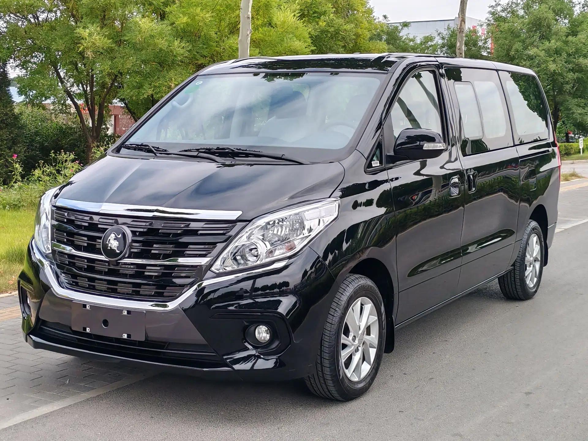 FORTHING Lingzhi PLUS 2025 Model 1.5T Manual Luxury Edition 7-seater — миниатюра 1