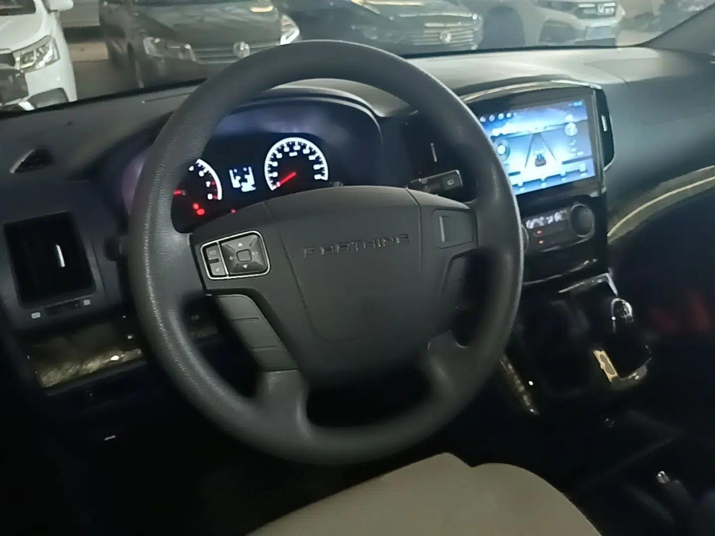 FORTHING Lingzhi PLUS 2025 Model 1.5T Manual Luxury Edition 7-seater — миниатюра 18