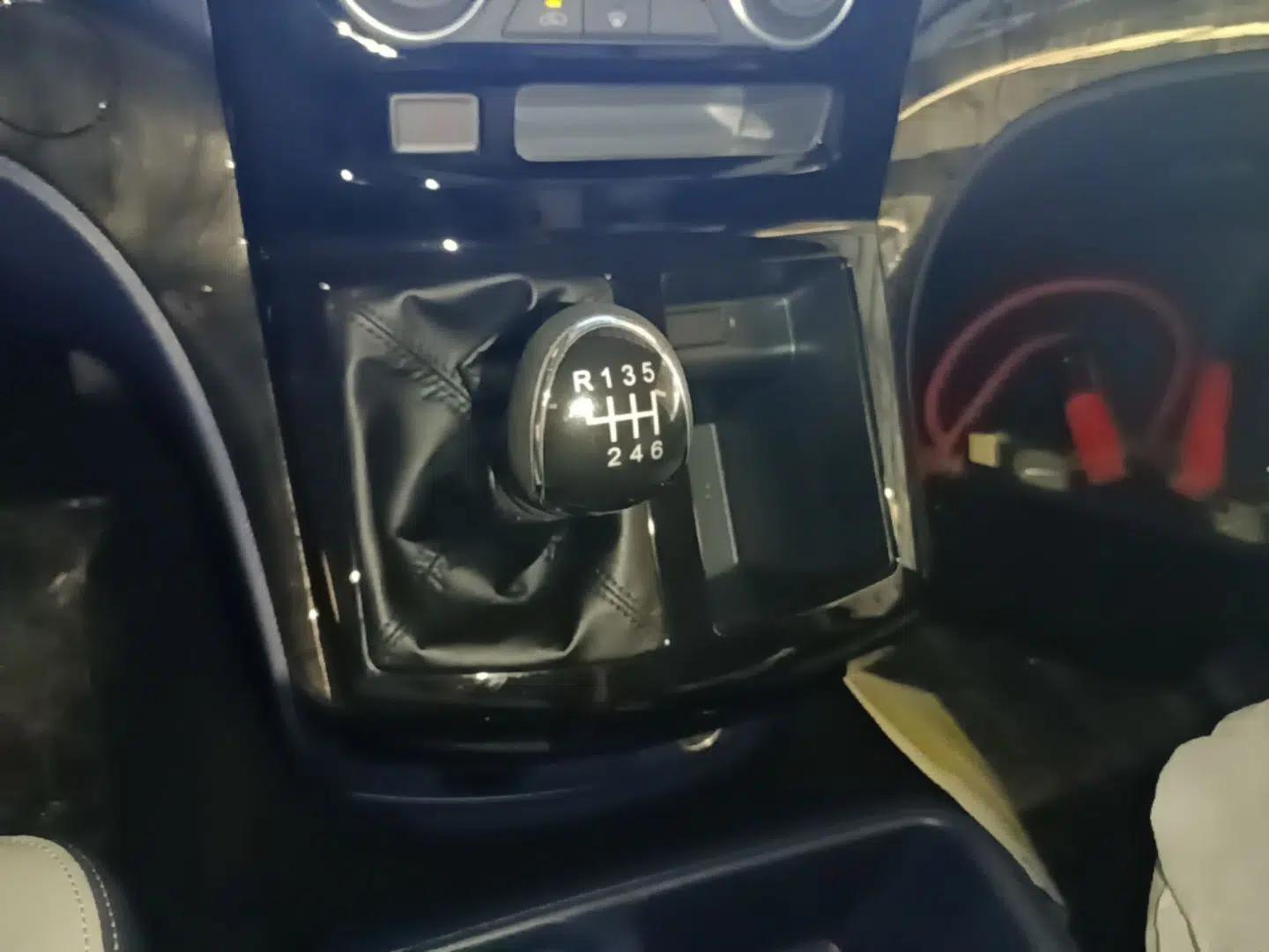 FORTHING Lingzhi PLUS 2025 Model 1.5T Manual Luxury Edition 7-seater — миниатюра 21