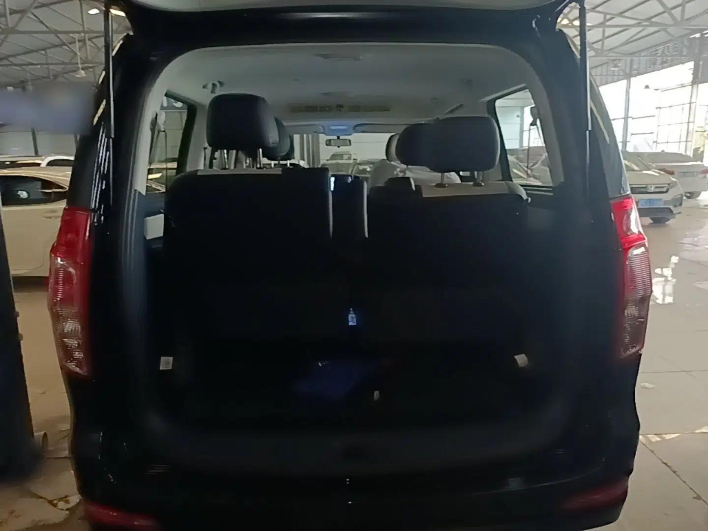 FORTHING Lingzhi PLUS 2025 Model 1.5T Manual Luxury Edition 7-seater — миниатюра 27