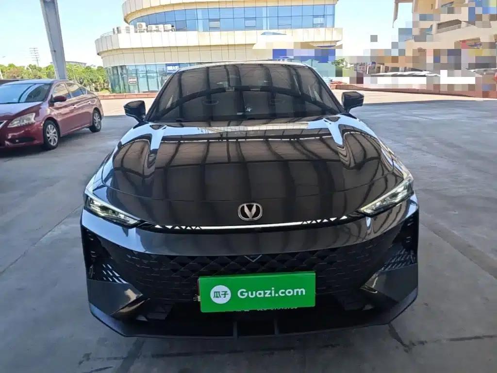 Changan UNI-V 2025 1.5T 500Bar Premium Edition — миниатюра 3