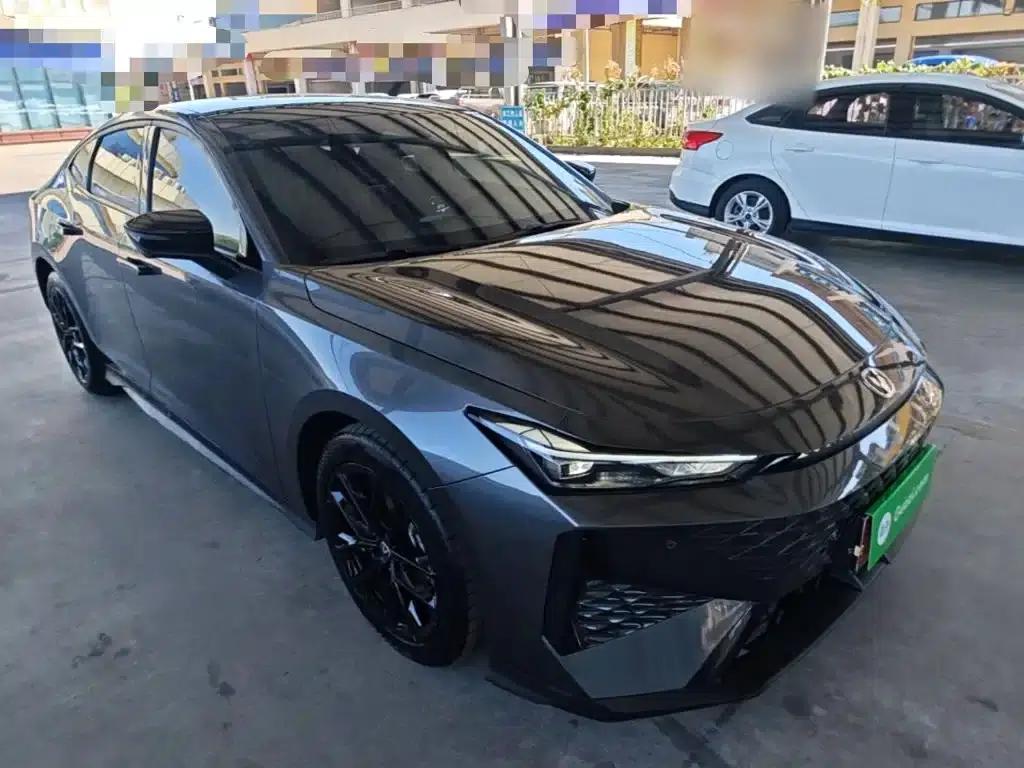 Changan UNI-V 2025 1.5T 500Bar Premium Edition — миниатюра 4