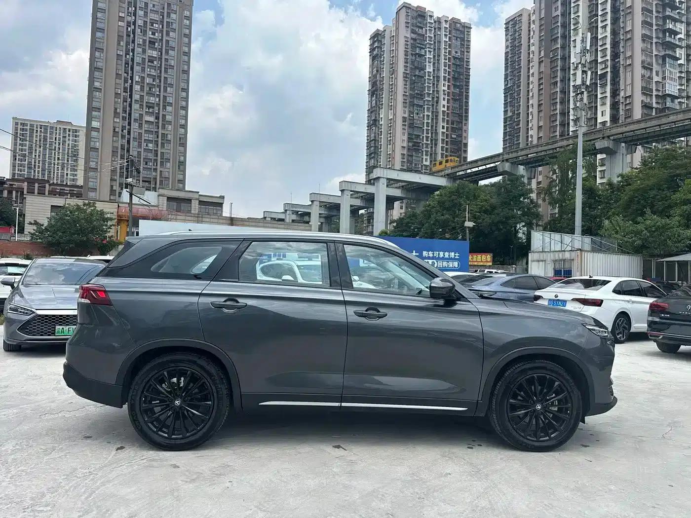 Changan CS75 2026 PRO 1.5T DCT Premium 7-seater — миниатюра 7