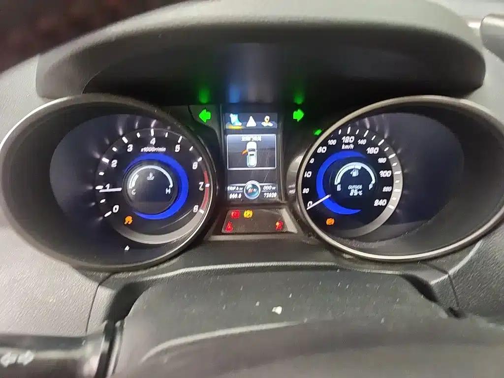Changan CS75 2016 2.0L Manual Deluxe Edition (National V Emission Standard) — миниатюра 4