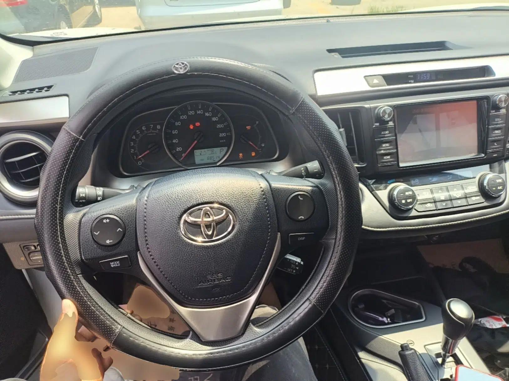 Toyota RAV4 2016 2.0L CVT Two-Wheel Drive Comfort Edition China V Standard — миниатюра 13