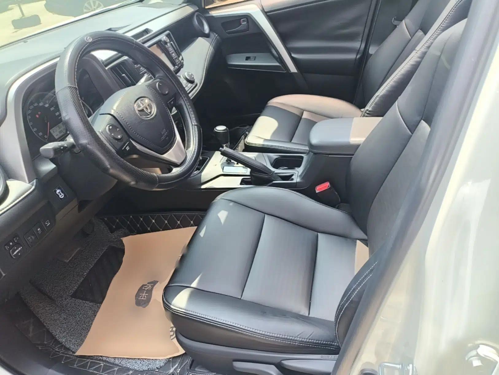 Toyota RAV4 2016 2.0L CVT Two-Wheel Drive Comfort Edition China V Standard — миниатюра 18