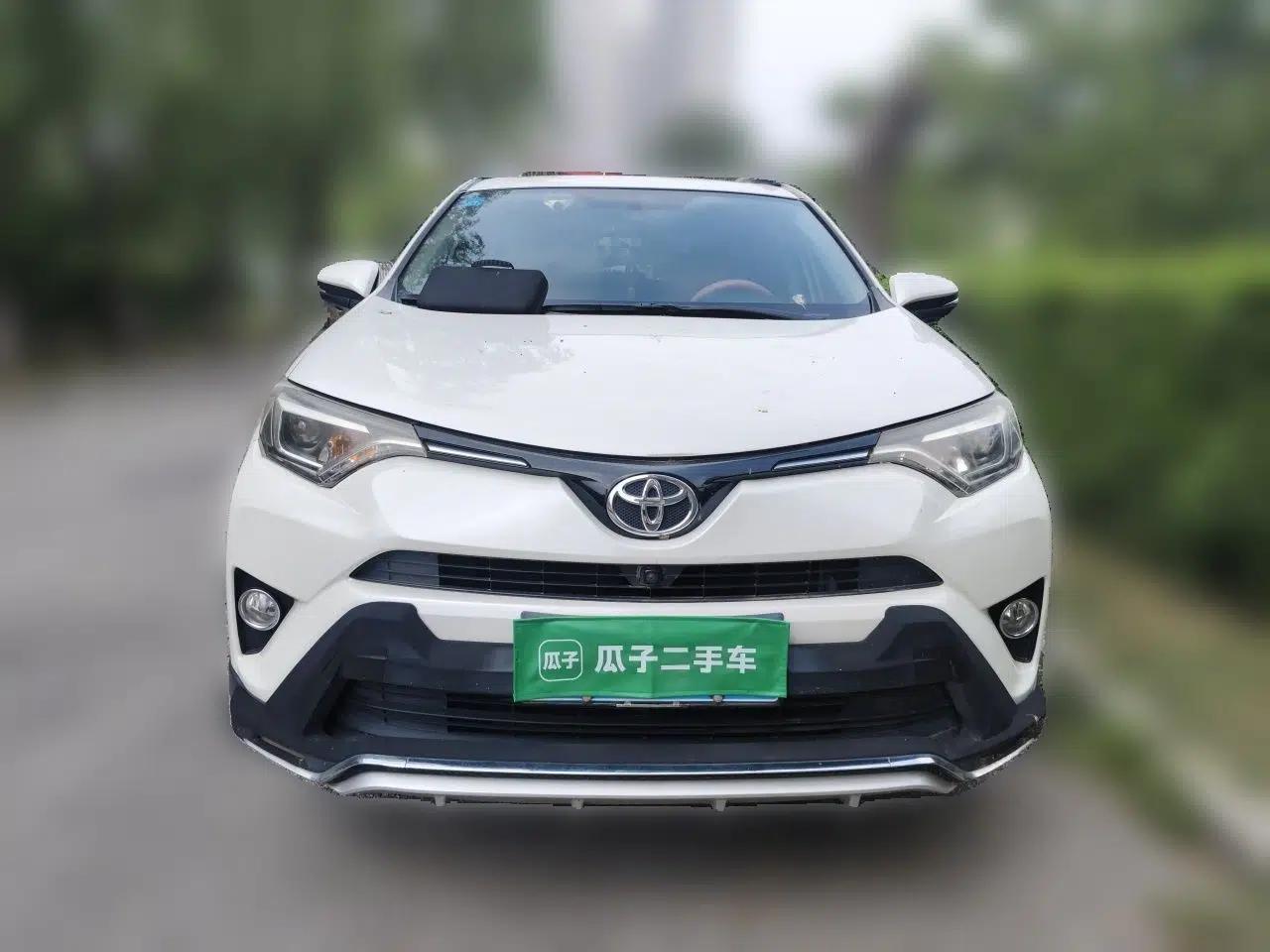 Toyota RAV4 2016 2.5L Automatic 4x4 Elite Edition — миниатюра 2