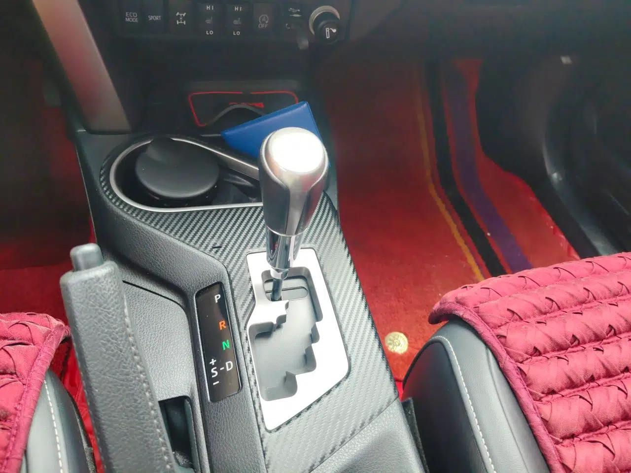 Toyota RAV4 2016 2.5L Automatic 4x4 Elite Edition — миниатюра 14