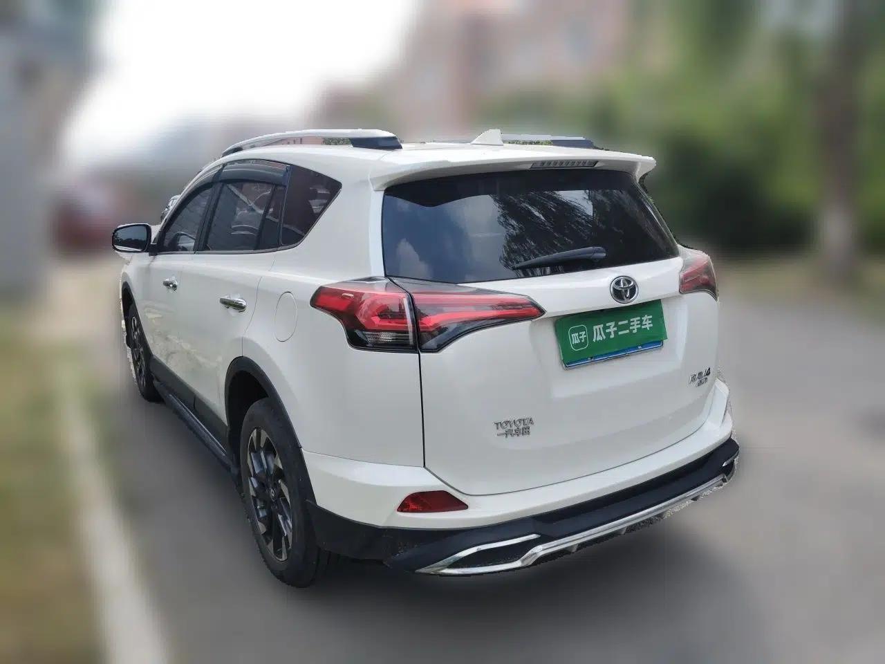 Toyota RAV4 2016 2.5L Automatic 4x4 Elite Edition — миниатюра 4