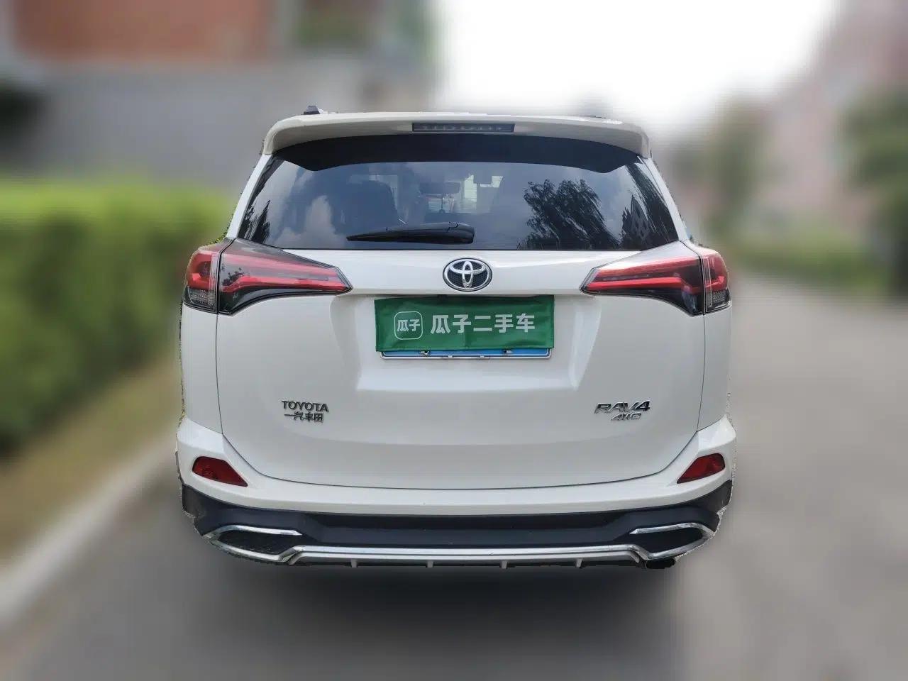 Toyota RAV4 2016 2.5L Automatic 4x4 Elite Edition — миниатюра 5