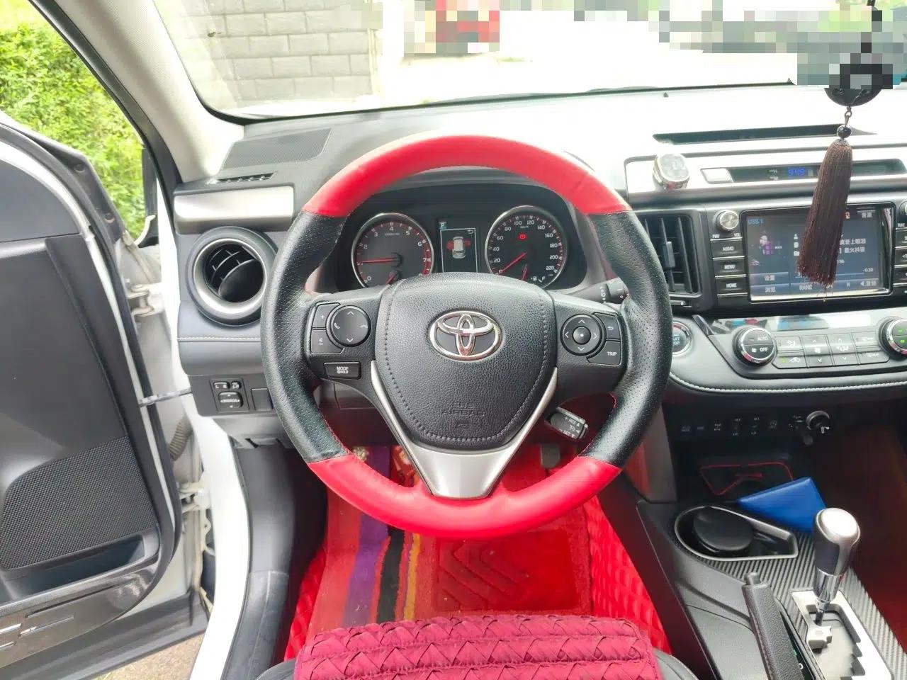 Toyota RAV4 2016 2.5L Automatic 4x4 Elite Edition — миниатюра 10