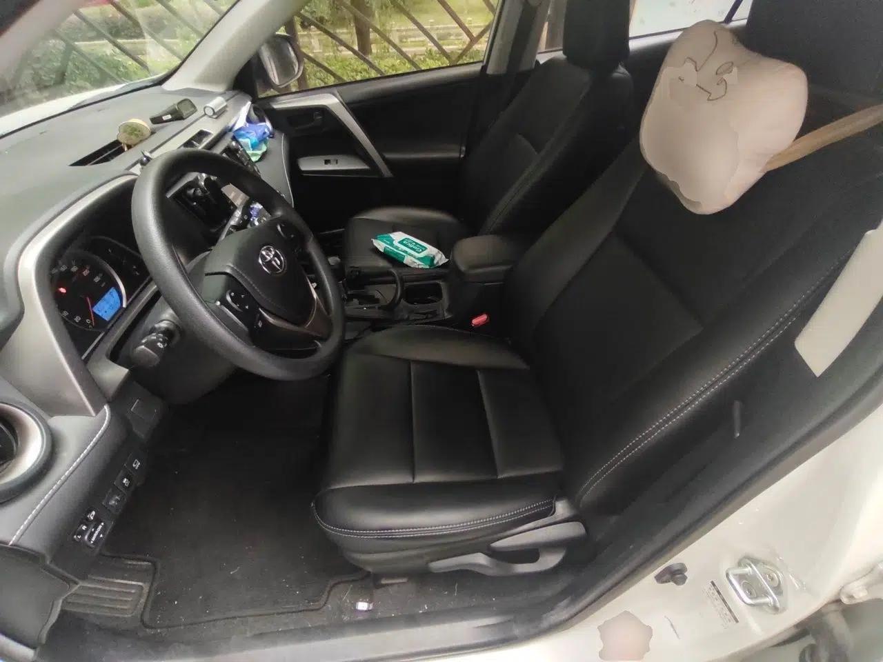 Toyota RAV4 2015 2.0L CVT Two-Wheel Drive Fashion Edition — миниатюра 15