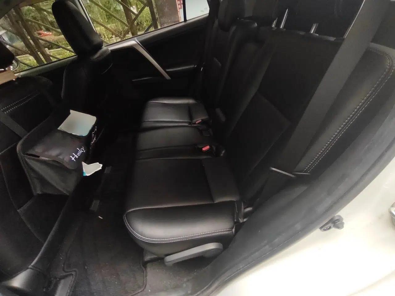Toyota RAV4 2015 2.0L CVT Two-Wheel Drive Fashion Edition — миниатюра 17