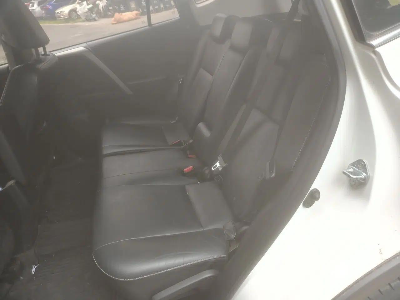 Toyota RAV4 2016 2.5L Automatic 4x4 Elite Edition — миниатюра 17