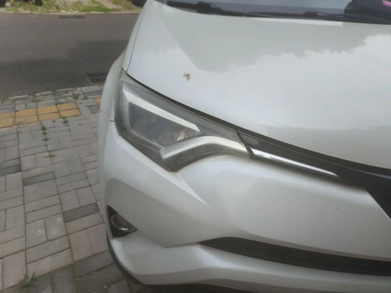 Toyota RAV4 2016 2.5L Automatic 4x4 Elite Edition — миниатюра 7