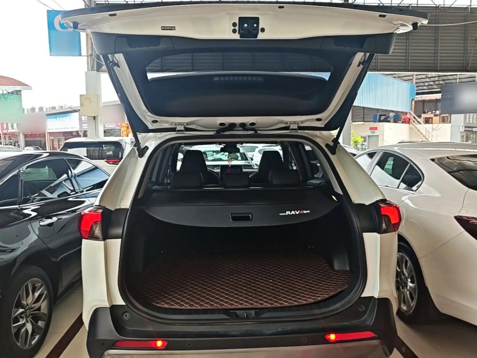 Toyota RAV4 2022 2.0L CVT Two-Wheel Drive Fashion Plus Edition — миниатюра 22