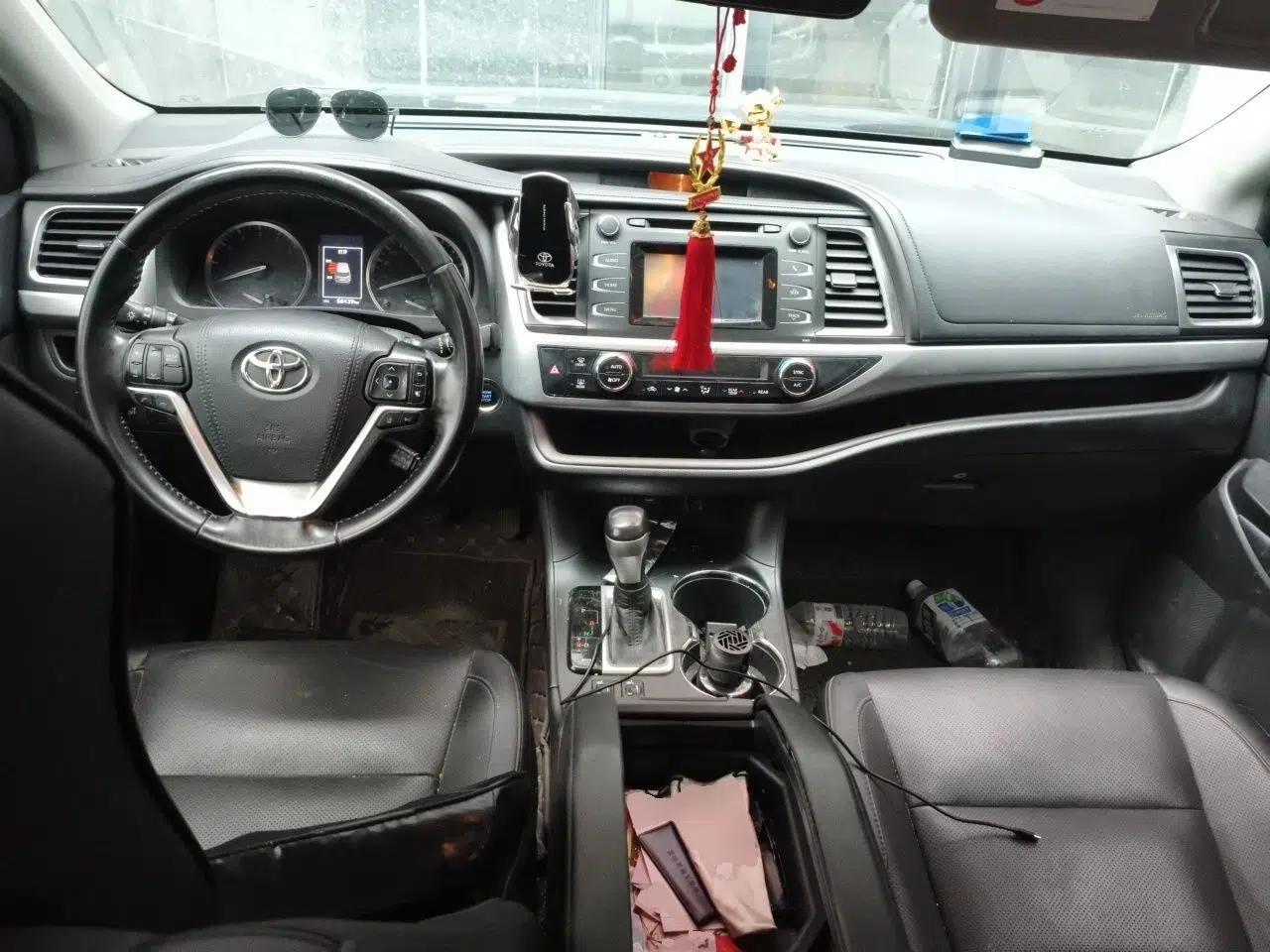 Toyota Highlander 2018 2.0T Four-Wheel Drive Knight Edition 7 Seats China VI Standard — миниатюра 9