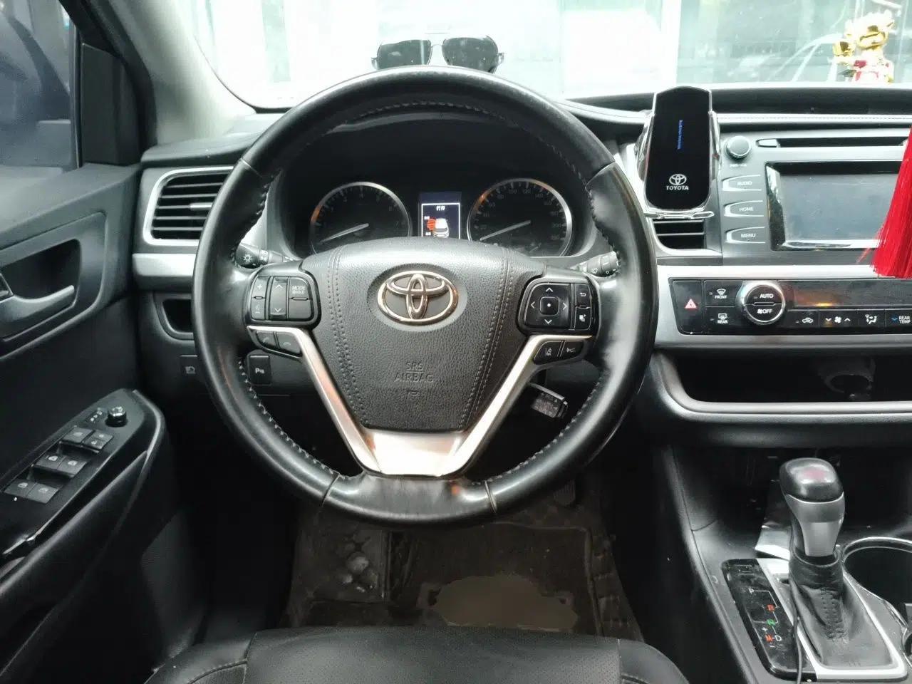 Toyota Highlander 2018 2.0T Four-Wheel Drive Knight Edition 7 Seats China VI Standard — миниатюра 10