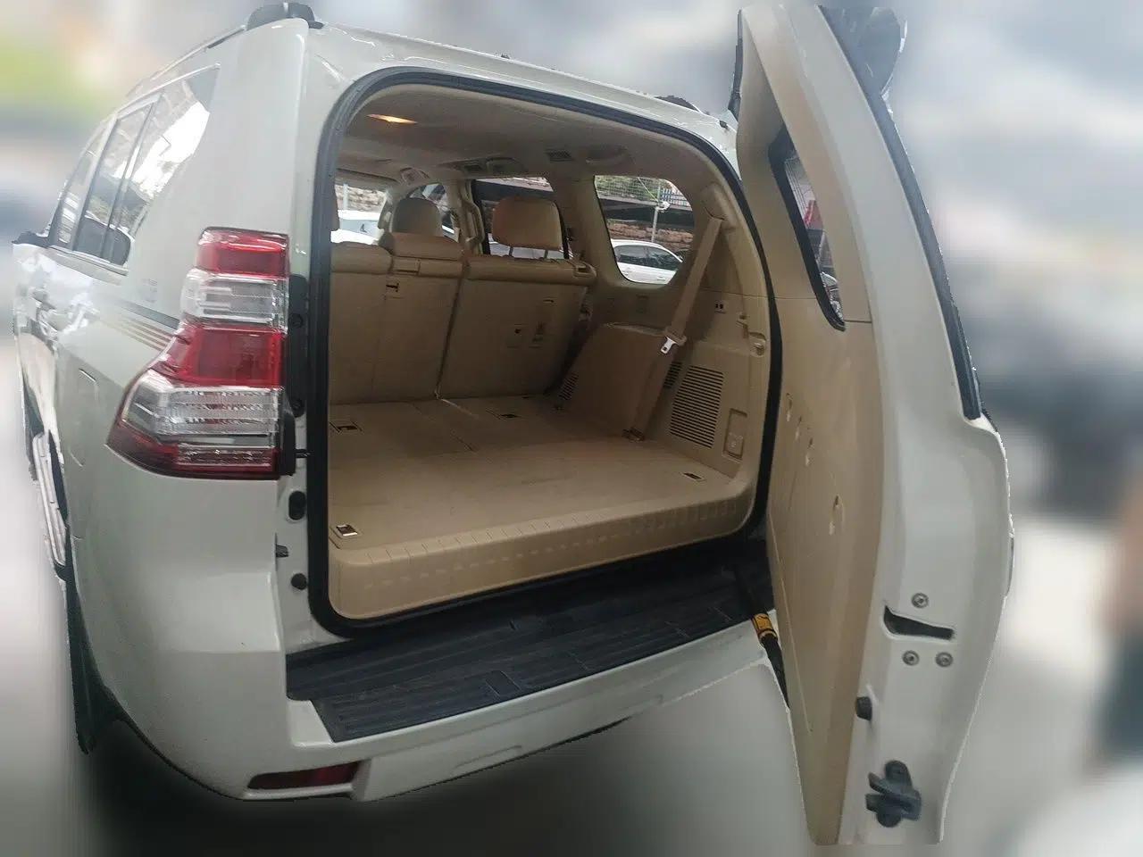 Toyota Prado 2016 2.7L Automatic Luxury Edition — миниатюра 19