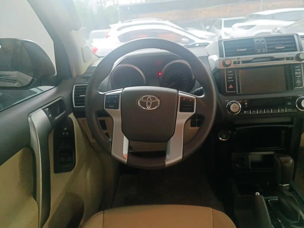 Toyota Prado 2016 2.7L Automatic Luxury Edition — миниатюра 10