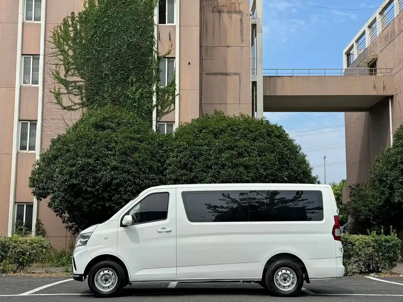 Changan Ruixing EM80 2024 Model, 6-seater, split-door comfort version, 41.86kWh — миниатюра 4