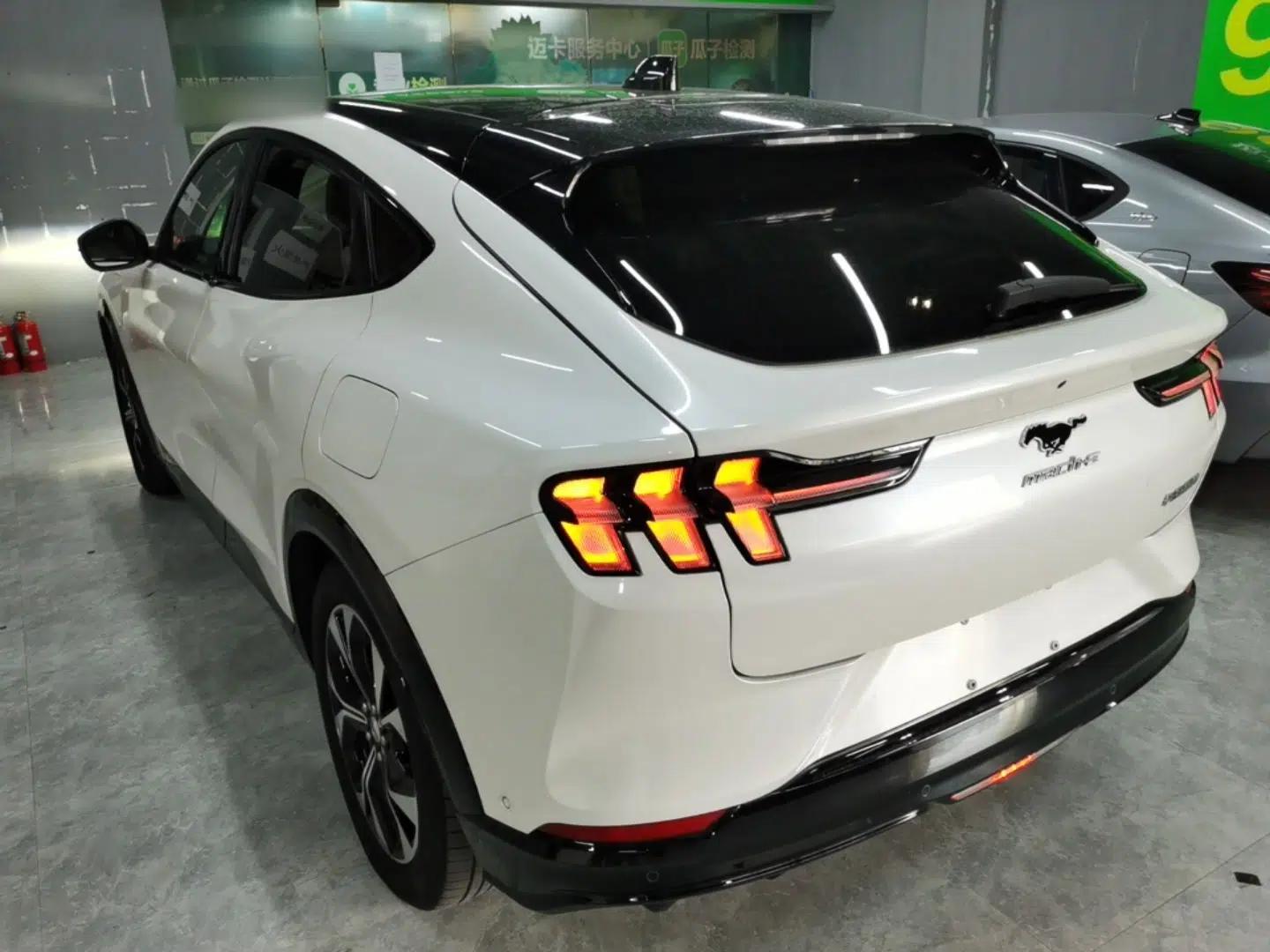 Ford Mustang Mach-E 2021 AION Y Plus Rear-Drive Luxury Edition (Long Range) — миниатюра 4