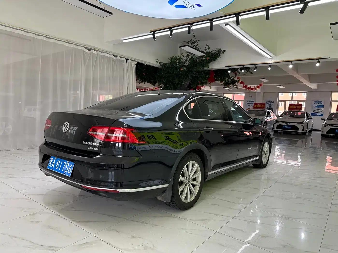 2018 Volkswagen Passat 330TSI DSG Leading Edition — миниатюра 4