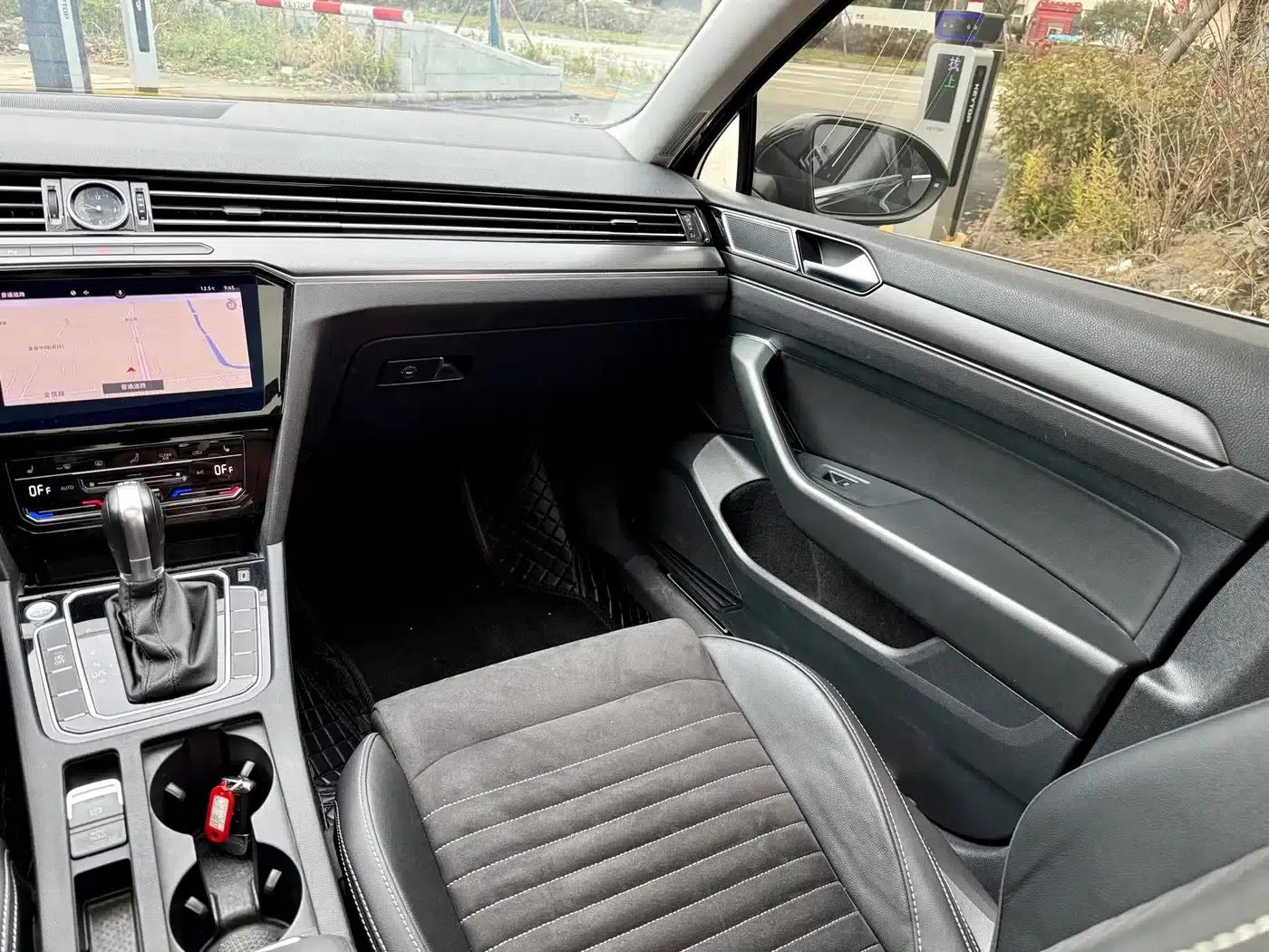 Volkswagen Passat 2021 330TSI DSG 30th Anniversary Edition — миниатюра 11