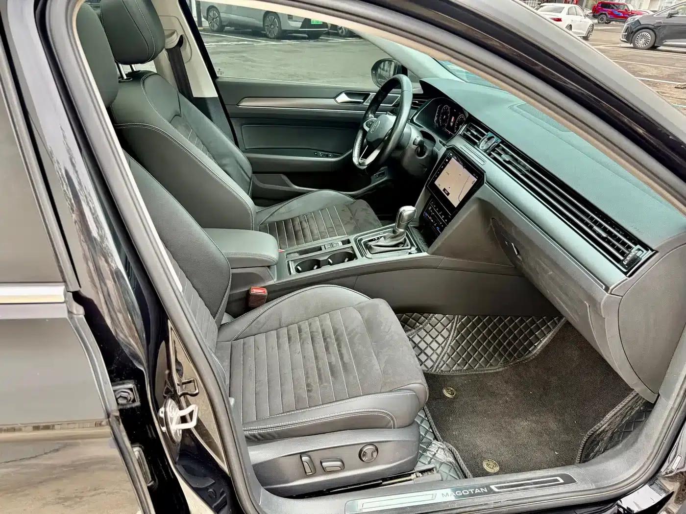 Volkswagen Passat 2021 330TSI DSG 30th Anniversary Edition — миниатюра 12