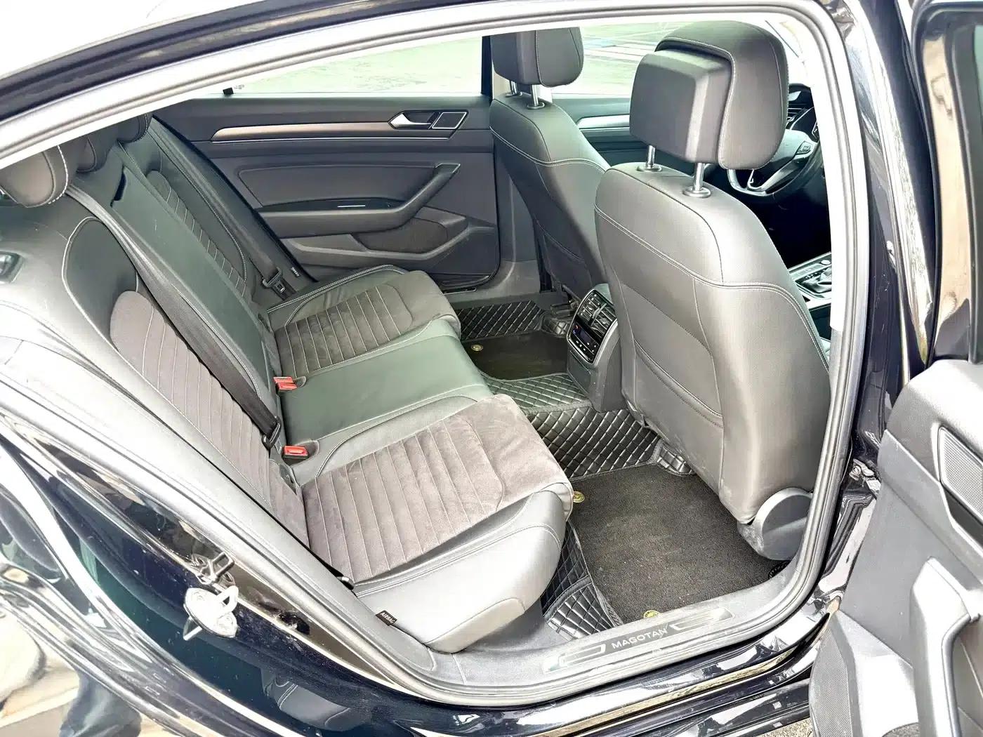 Volkswagen Passat 2021 330TSI DSG 30th Anniversary Edition — миниатюра 13